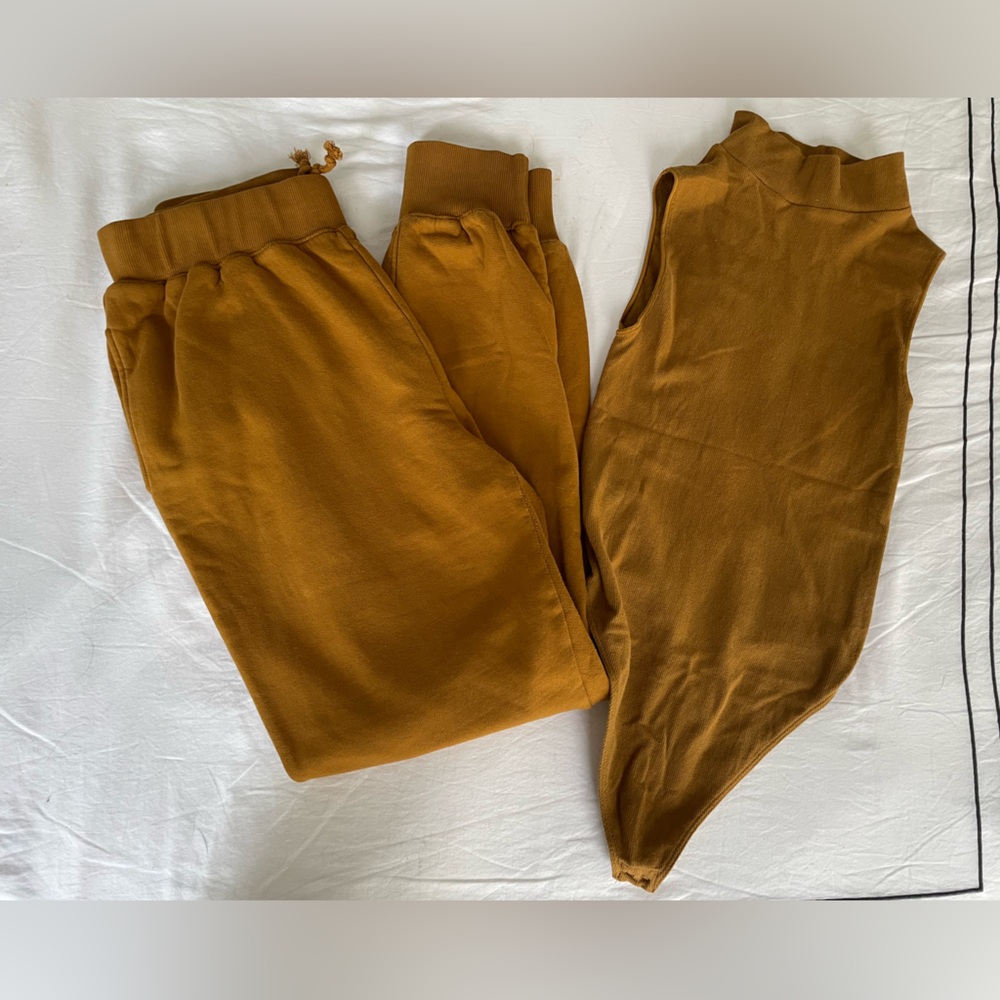 GOOD AMERICAN Joggers with bodysuit sz 2/M and 3/4 M or L